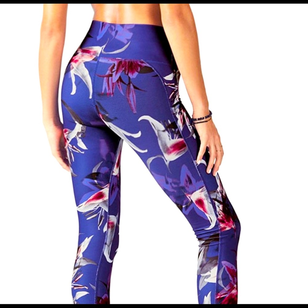 Fabletics  floral leggings